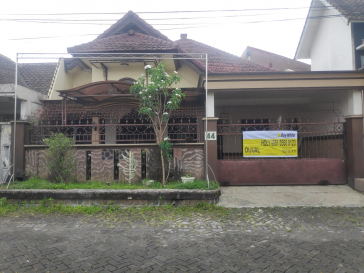 Dijual rumah di Jl. Papa Biru