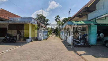 Commercial space for sale at A. Yani