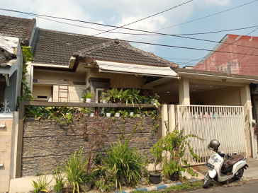 For sale house on Jl. Dirgantara Sawojajar Malang