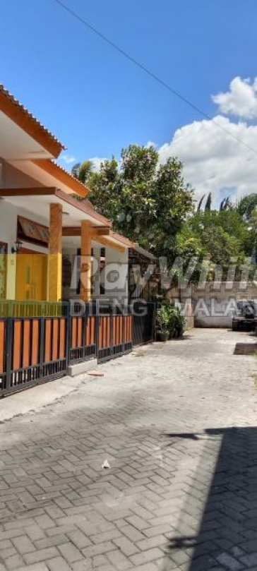 House for sale on Jl. Imam Bonjol Batu