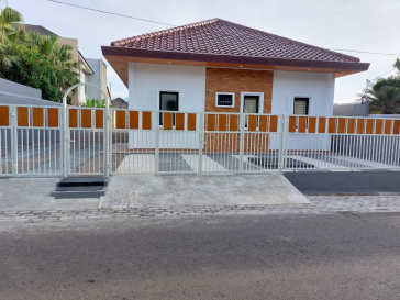House for sale on Jl. Darsono Kota Batu